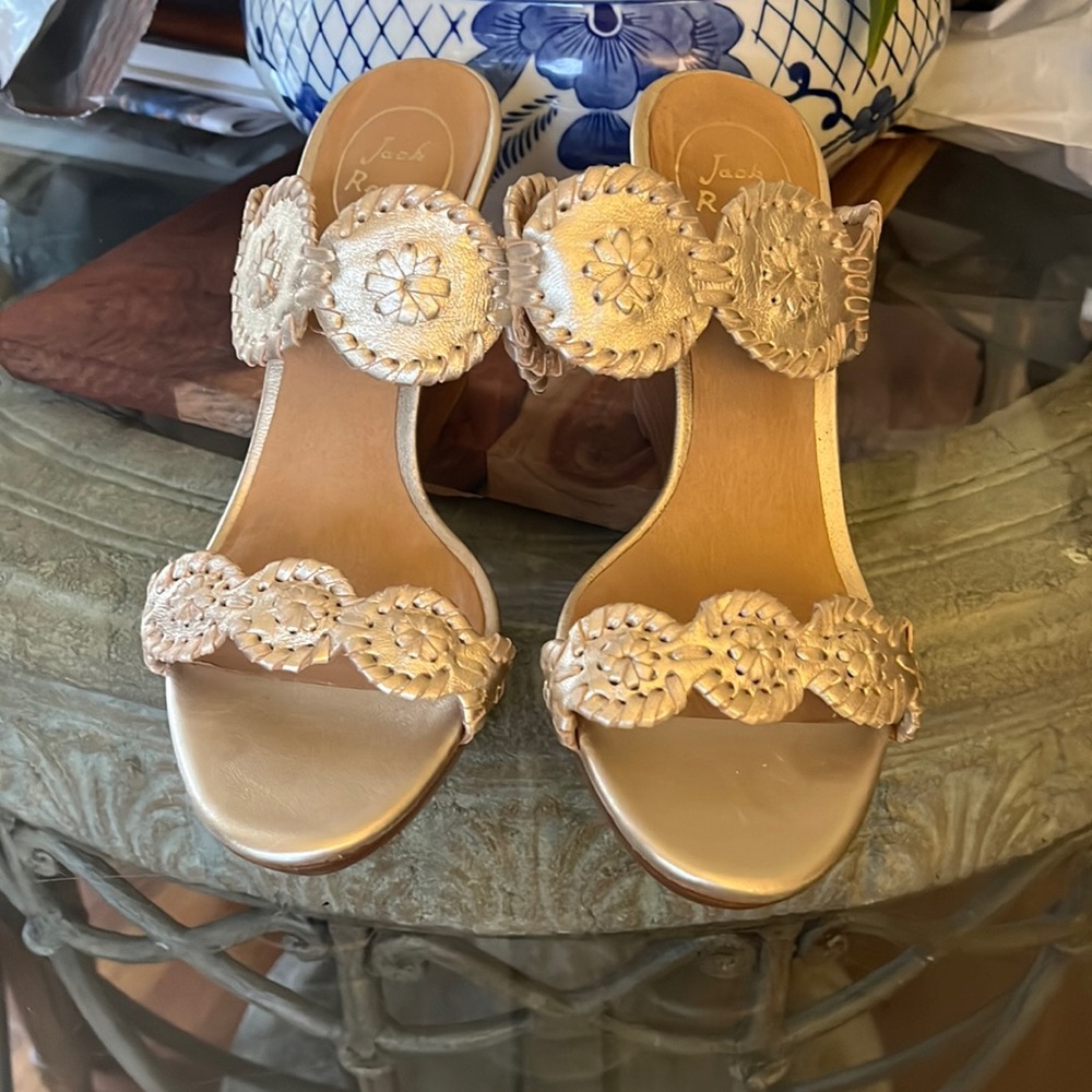 Jack Rogers Lauren gold wedge sandals size 8.5